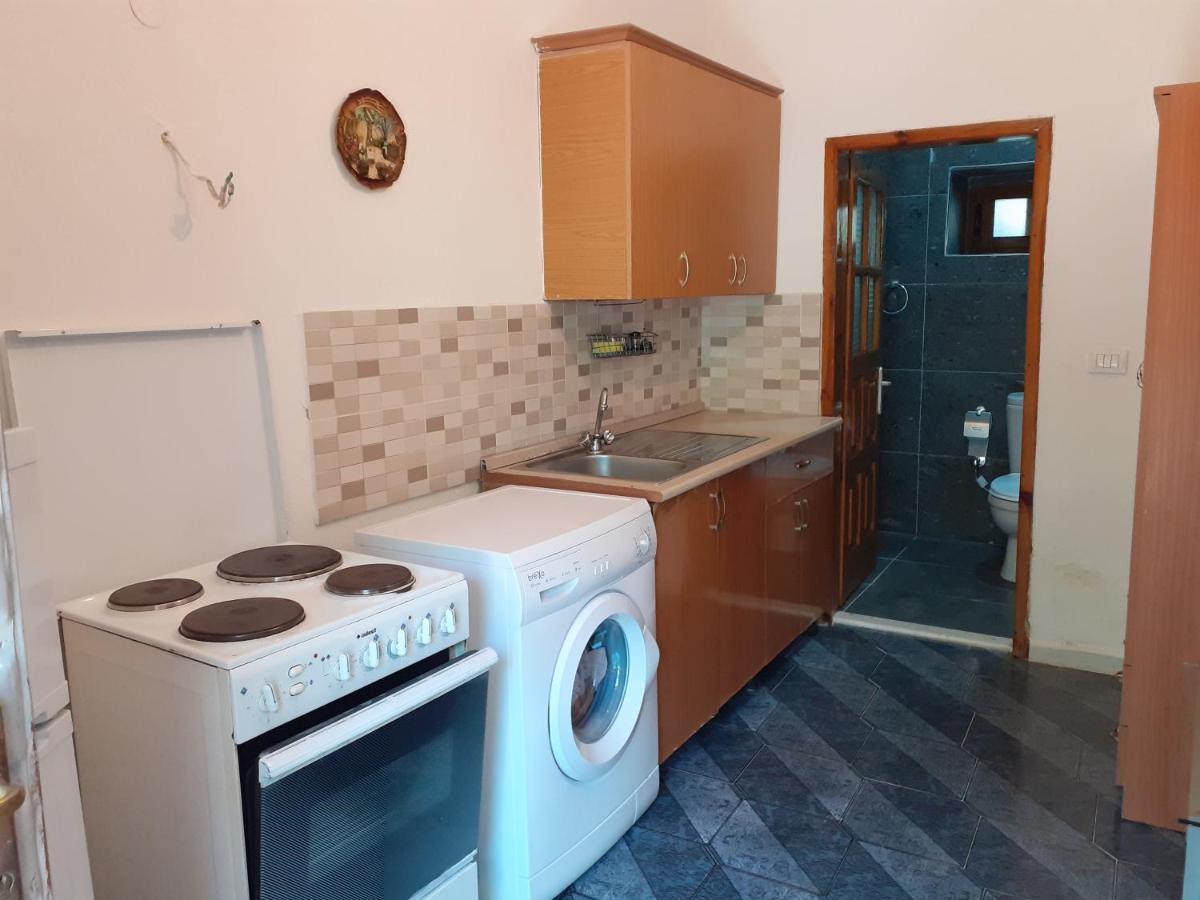 Eva Apartments Dhërmi エクステリア 写真